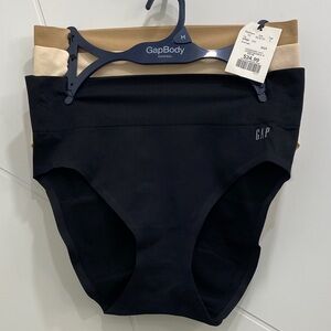 GAP Seamless High Waist Bikini Briefs Trio - Black, Nude, Camel Size Medium